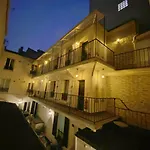 أفياتيك فندق