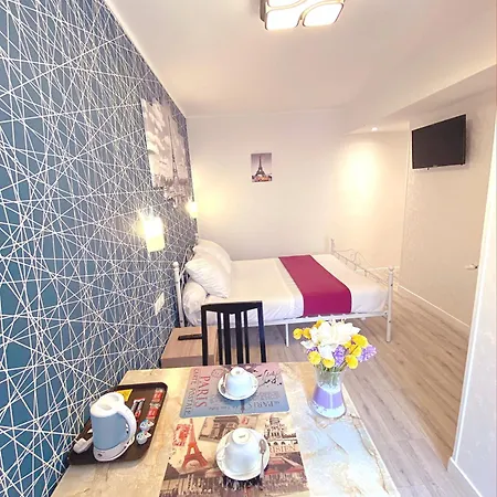 ホテル アヴィアティック パリ