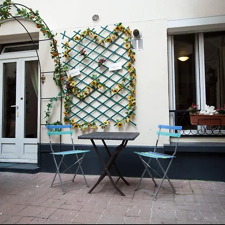 ホテル アヴィアティック