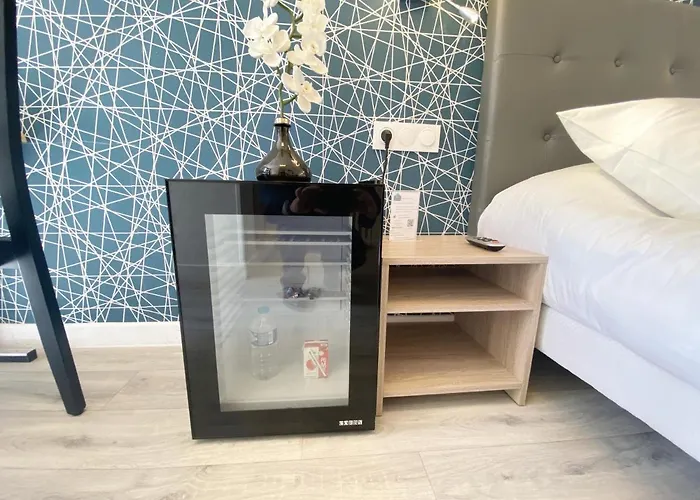 Ξενοδοχείο Aviatic 2*